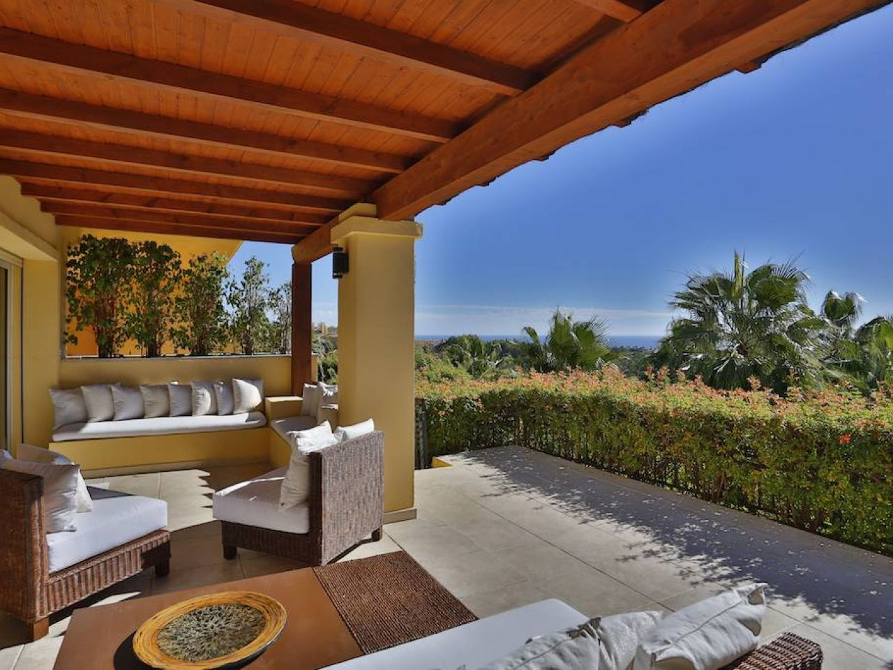 Ground Floor Apartment with sea views in Condado de Sierra Blanca, Marbella Golden Mile