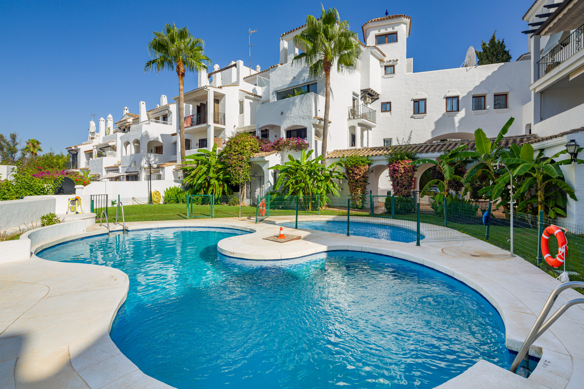 Beachside Apartment with private terrace in Puerto Banus, Marbella